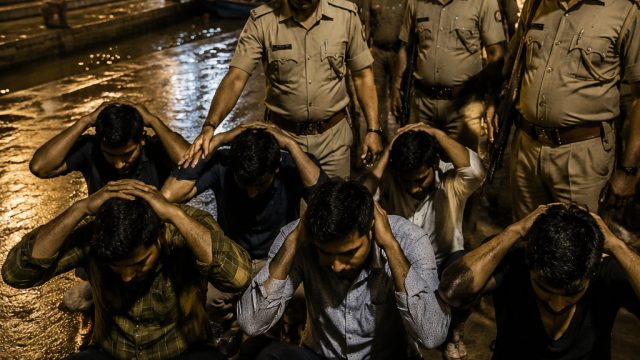 Police Crack Down on Ganga Ghats Party: Five Arrested in Uttar Pradesh | judi slot, ceriabet net