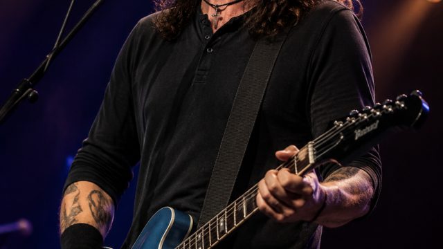 Foo Fighters Pay Tribute to Sunny Day Real Estate with Special Performance | watch gintama, apakah f
