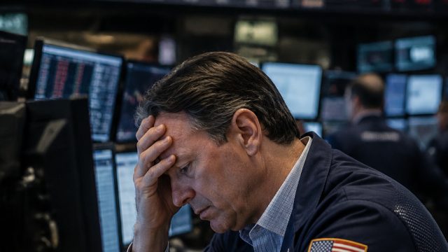 Tech Turmoil: Nasdaq and S&P 500 Plunge Amid Chip Industry Concerns