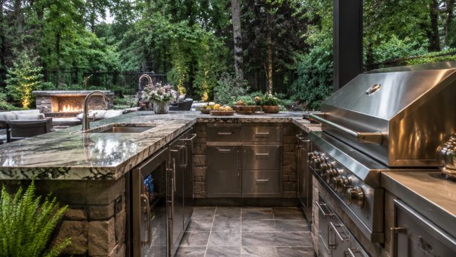 Crafting the Perfect Outdoor Kitchen: Insights from Culinary Experts