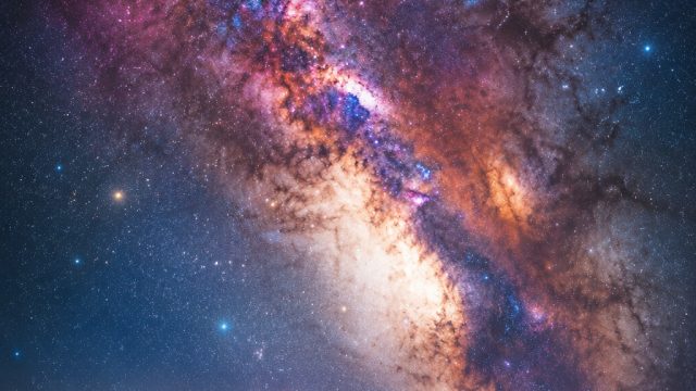 Groundbreaking Cosmic Imagery Reveals Our Milky Way’s Core Like Never Before